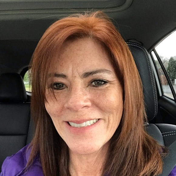 Meet your Posher, Laura - Picture 1 of 1